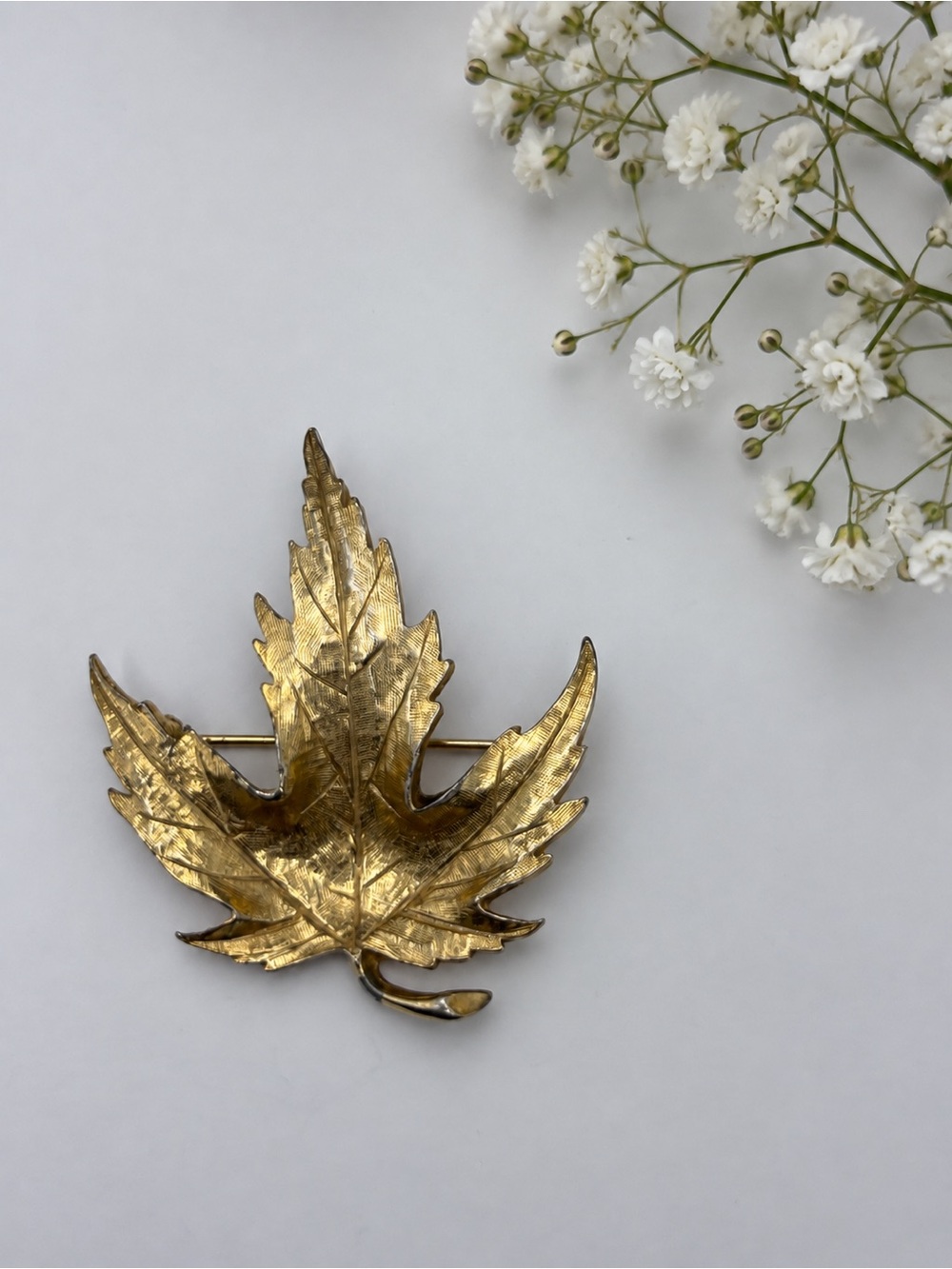 Vintage Coro Canada Maple Leaf & Beaver Brooch PM163